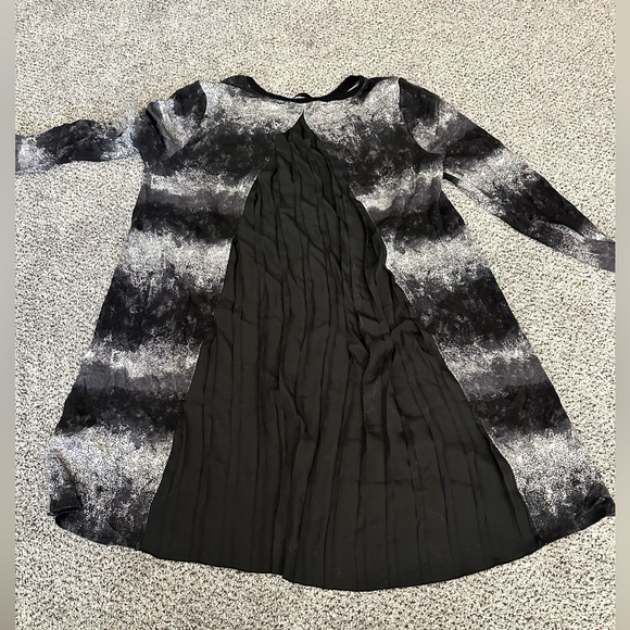 KENSIE Size L Black Gray Abstract Swing Dress Pleats On Back - Picture 7 of 9
